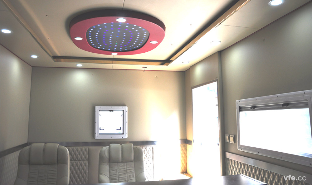 移動式高壓電機能效計量檢測平臺內(nèi)部實景