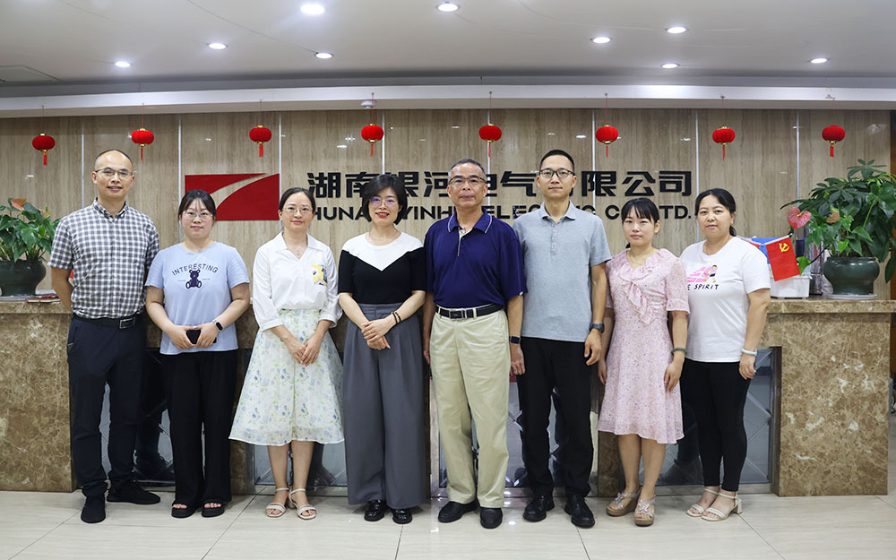 經開區(qū)人才局領導蒞臨我司指導